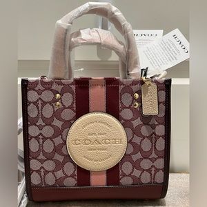 NWT Coach Dempsey Tote 22